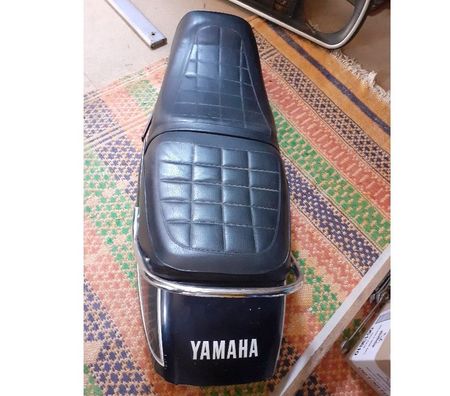 Pièces et services moto Var Pierrefeu du Var - 83390 - Photos Vivastreet selle Yamaha 750 XS, XSE , 850 d'origine d'époque !