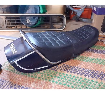 Pièces et services moto Var Pierrefeu du Var - 83390 - Photos Vivastreet selle Yamaha 750 XS, XSE , 850 d'origine d'époque !