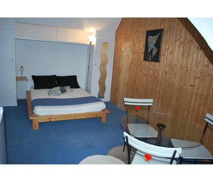 Location meublé Morlaix Finistère - Photos Vivastreet C3-Ch.meublée, adsl, jardin -Maison Coatsehro MORLAIX