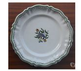 Assiette en faïence de Moustiers décors fleurs peint main