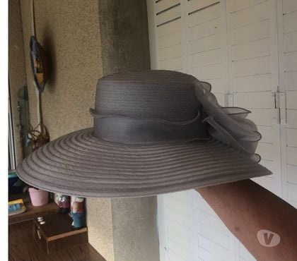 Accessoires - Bagagerie Roiffieux Ardèche - Photos Vivastreet (164)-1 Chapeau de cérémonie gris, tour de tête 56 cm