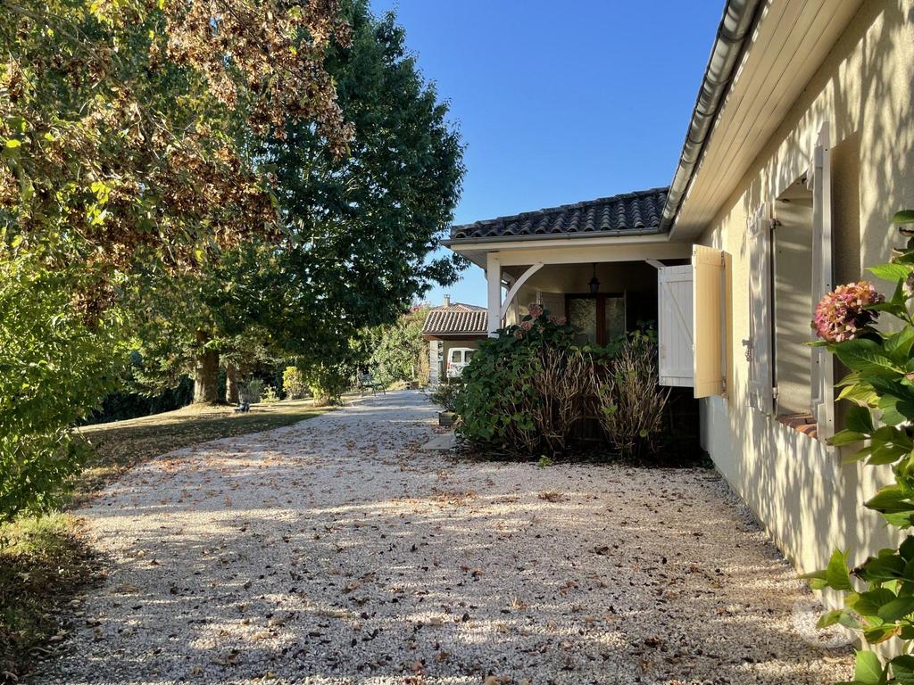 Vente Maison Gers Masseube - 32140 - Photos Vivastreet Magnifique villa dans un veritable havre de paix, piscine, parc,