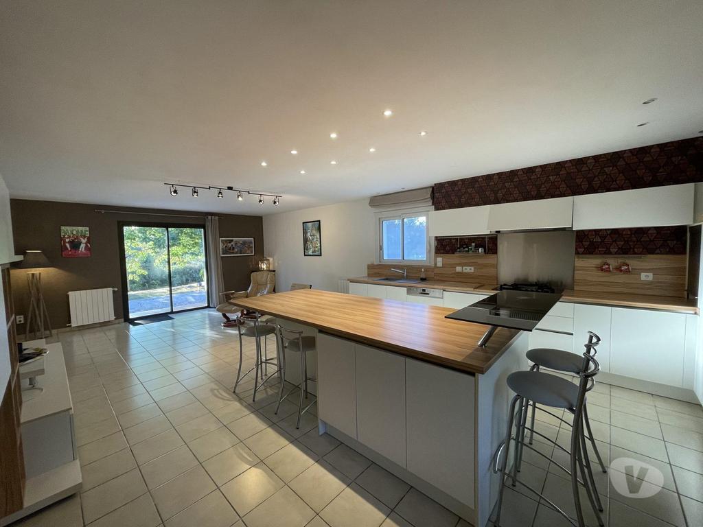 Vente Maison Gers Masseube - 32140 - Photos Vivastreet Magnifique villa dans un veritable havre de paix, piscine, parc,