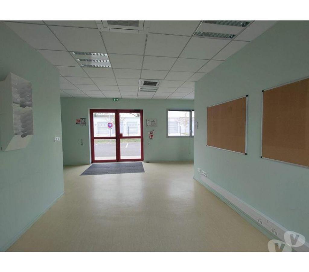 bureaux locaux Haute-Garonne Villematier - 31340 - Photos Vivastreet (X-17694) Bureaux Vide 135 m²