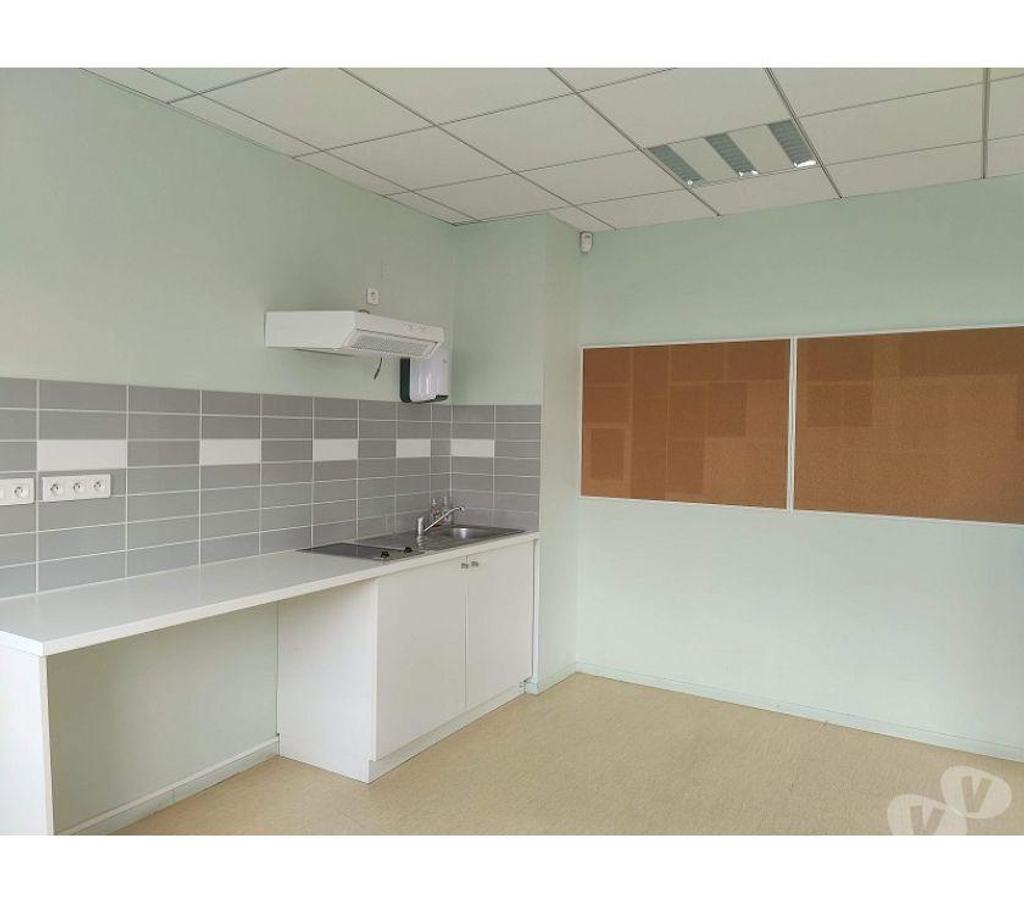 bureaux locaux Haute-Garonne Villematier - 31340 - Photos Vivastreet (X-17694) Bureaux Vide 135 m²