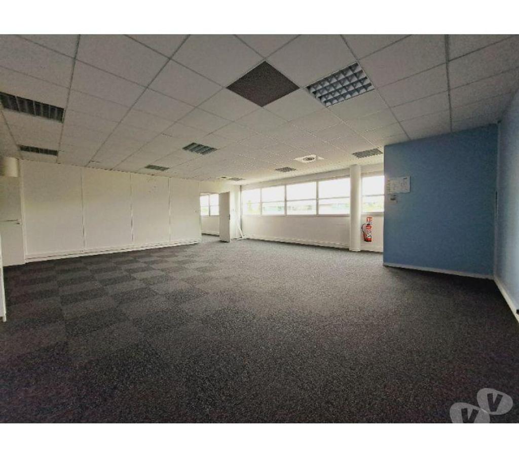 bureaux locaux Haute-Garonne Labege - 31670 - Photos Vivastreet (X-18257) Bureaux Vide 310 m²