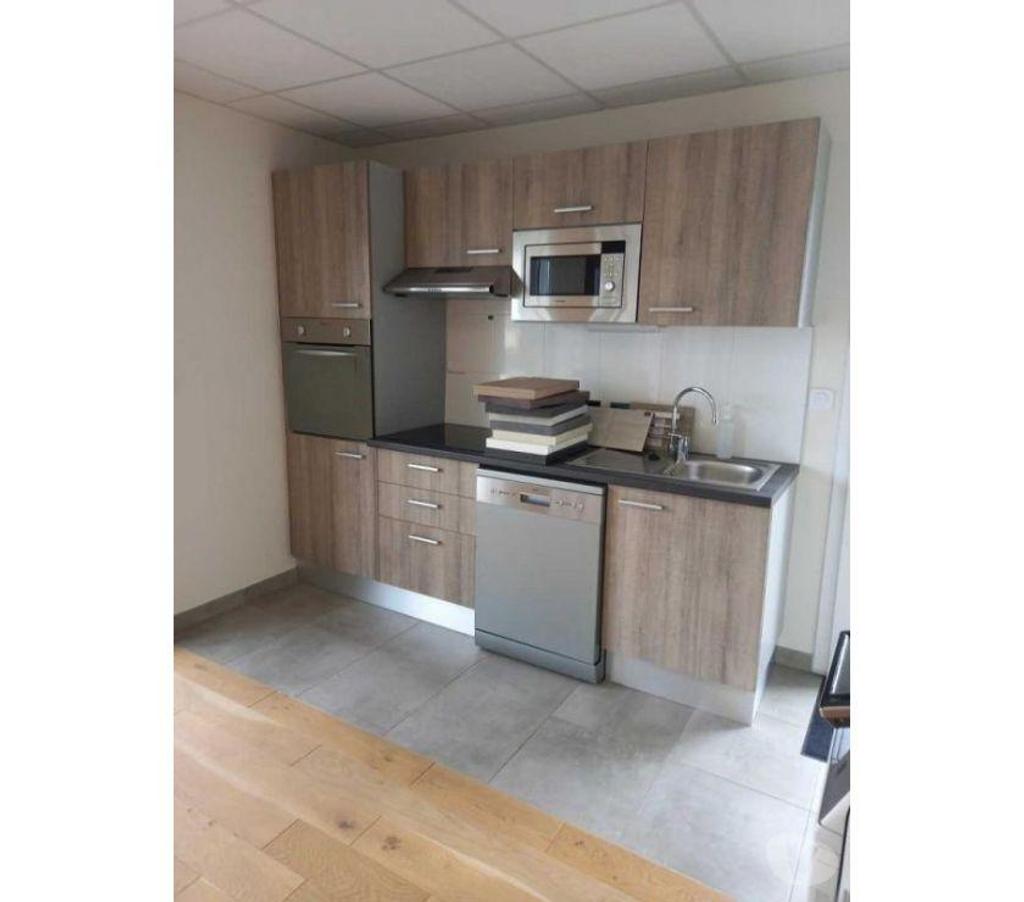 bureaux locaux Gironde Biganos - 33380 - Photos Vivastreet (X-18232) Bureaux Vide 200 m²