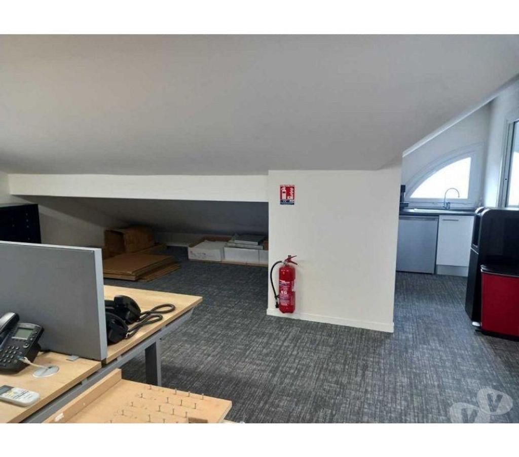 bureaux locaux Gironde Biganos - 33380 - Photos Vivastreet (X-18232) Bureaux Vide 200 m²