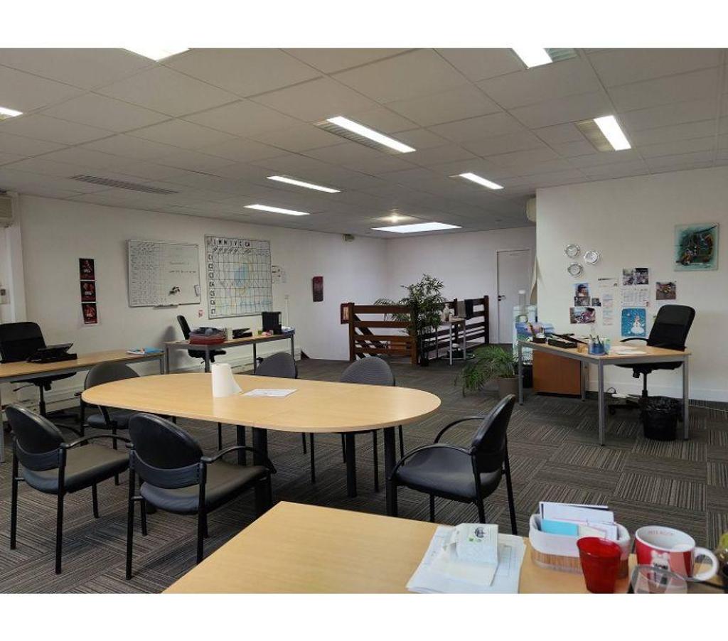 bureaux locaux Haute-Garonne Balma - 31130 - Photos Vivastreet (X-16257) Bureaux Vide 130 m²
