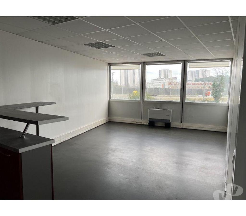 bureaux locaux Gironde Pessac - 33600 - Photos Vivastreet (X-16913) Bureaux Vide 281 m²