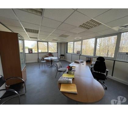 bureaux a louer, vendre Merignac Gironde - Photos Vivastreet (X-17808) Bureaux Vide 87 m²
