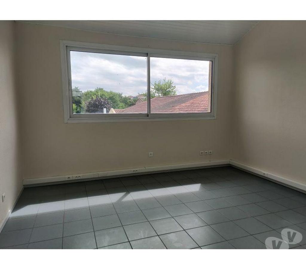 bureaux locaux Haute-Garonne Tournefeuille - 31170 - Photos Vivastreet (X-14921) Bureaux Vide 78 m²