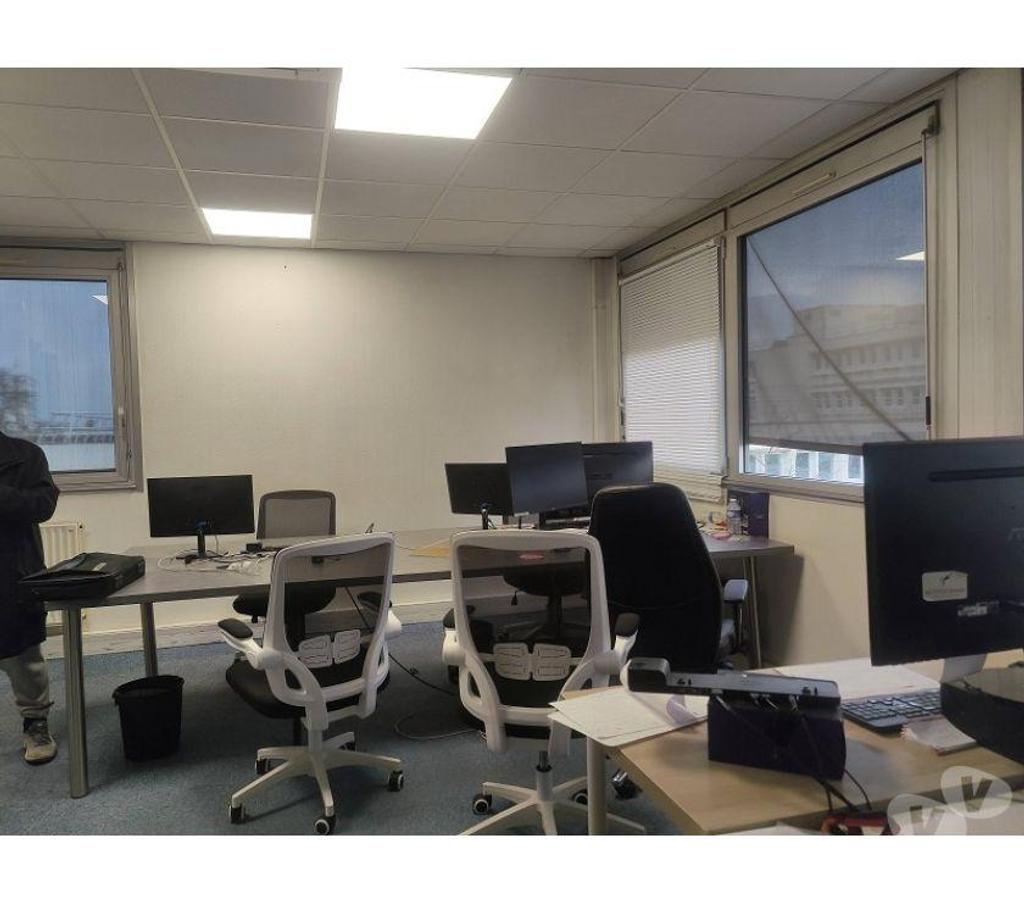 bureaux locaux Haute-Garonne Toulouse - Photos Vivastreet (X-16254) Bureaux Vide 110 m²