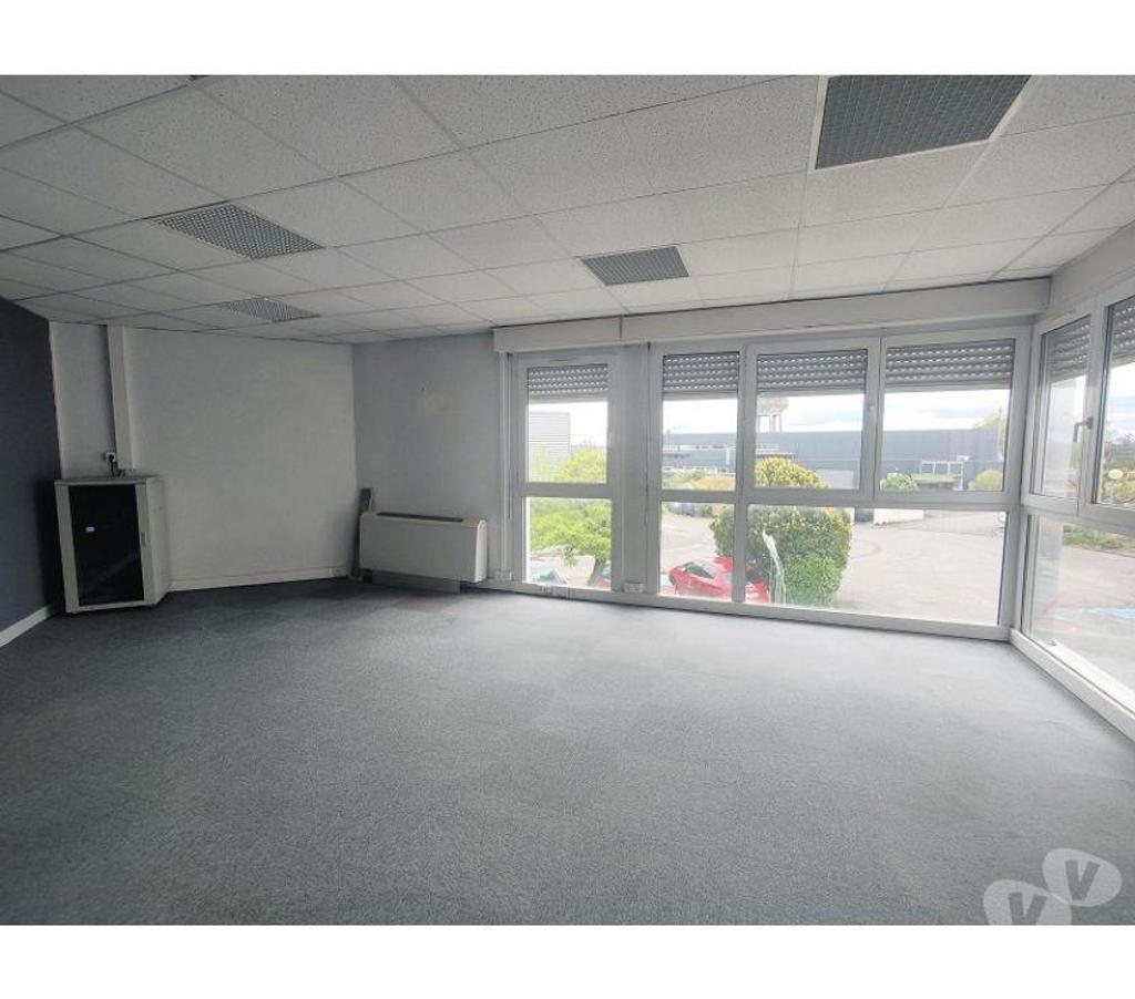 bureaux locaux Haute-Garonne Cugnaux - 31270 - Photos Vivastreet (X-09352) Bureaux Vide 70 m²