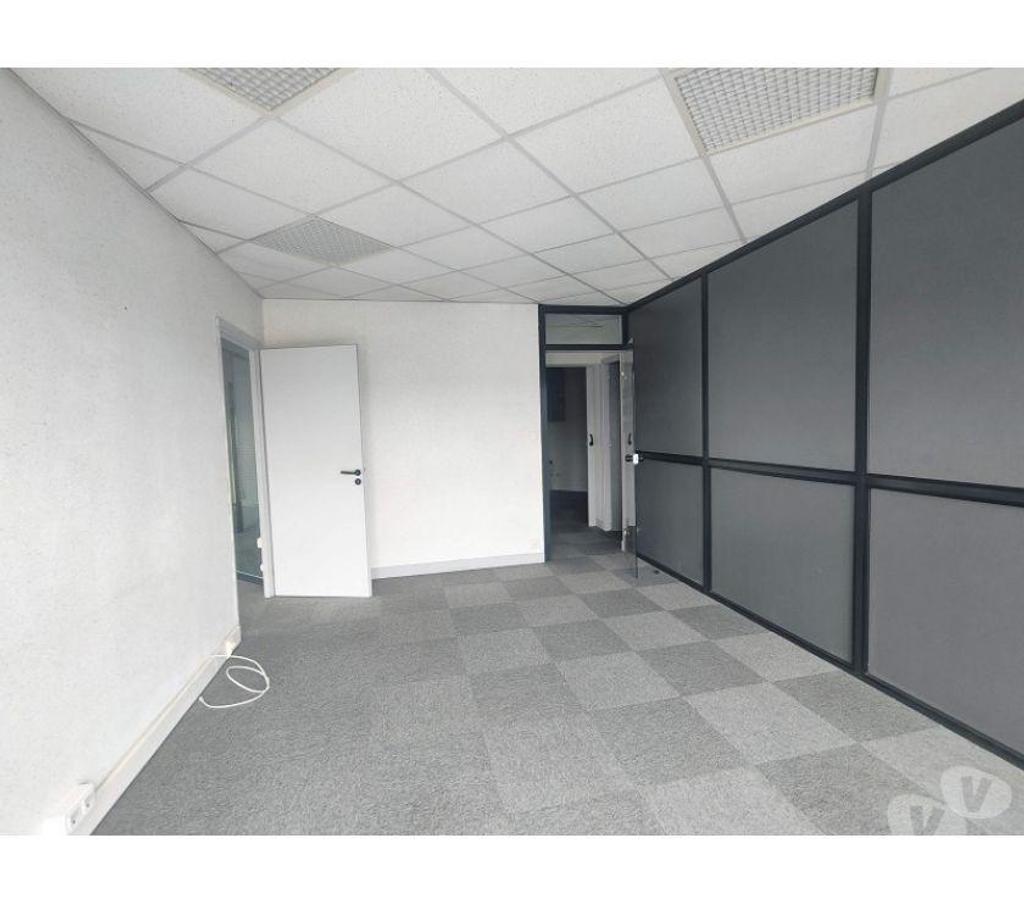 bureaux locaux Haute-Garonne Cugnaux - 31270 - Photos Vivastreet (X-09352) Bureaux Vide 70 m²