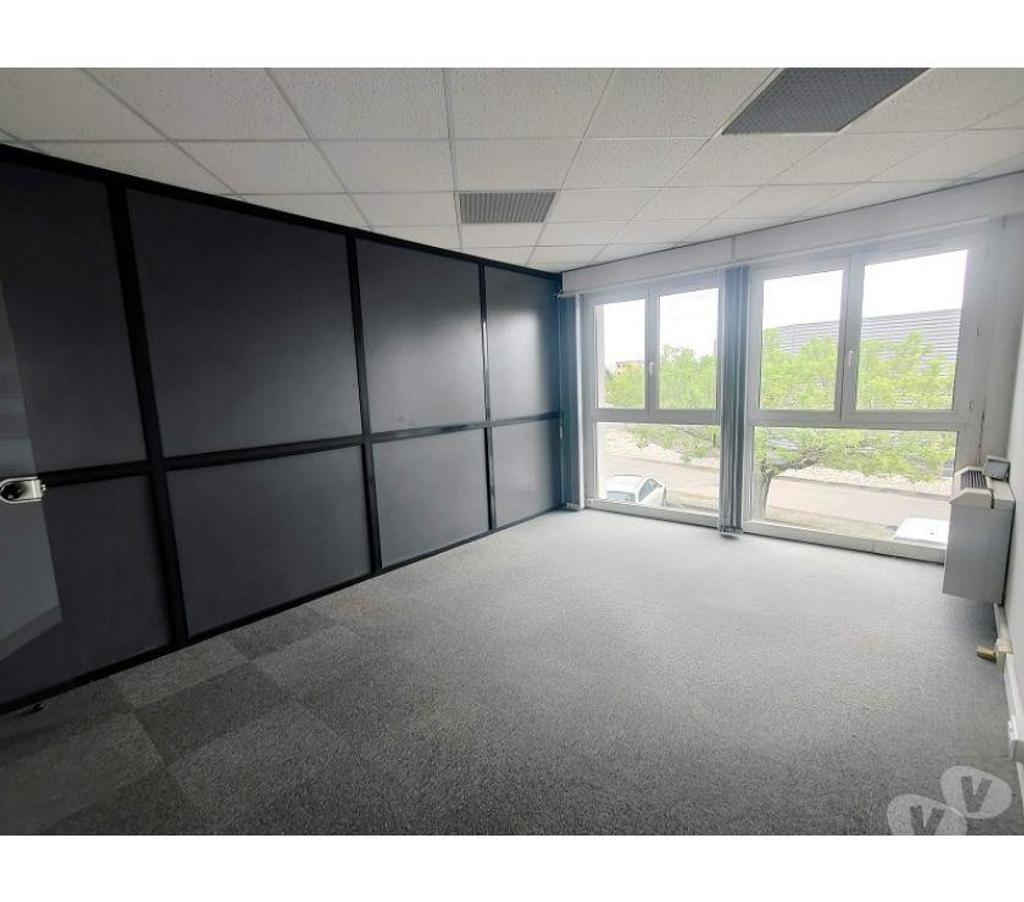 bureaux locaux Haute-Garonne Cugnaux - 31270 - Photos Vivastreet (X-09352) Bureaux Vide 70 m²
