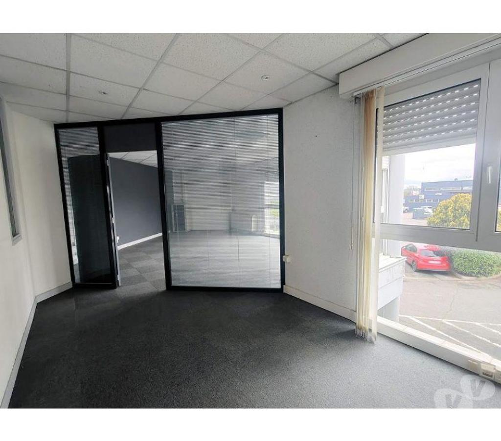 bureaux locaux Haute-Garonne Cugnaux - 31270 - Photos Vivastreet (X-09352) Bureaux Vide 70 m²