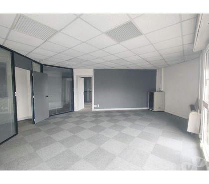 vente, location bureaux Cugnaux Haute-Garonne - Photos Vivastreet (X-09352) Bureaux Vide 70 m²