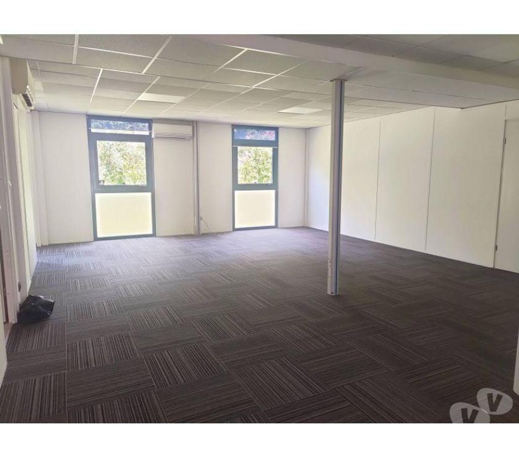 bureaux locaux Haute-Garonne St Jean - 31240 - Photos Vivastreet (X-17392) Bureaux Vide 105 m²