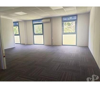 bureaux locaux St Jean Haute-Garonne - Photos Vivastreet (X-17392) Bureaux Vide 105 m²