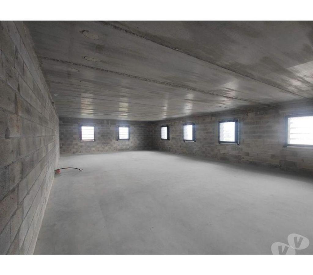 bureaux locaux Haute-Garonne Grenade - 31330 - Photos Vivastreet (X-07847) Bureaux Brut 120 m²