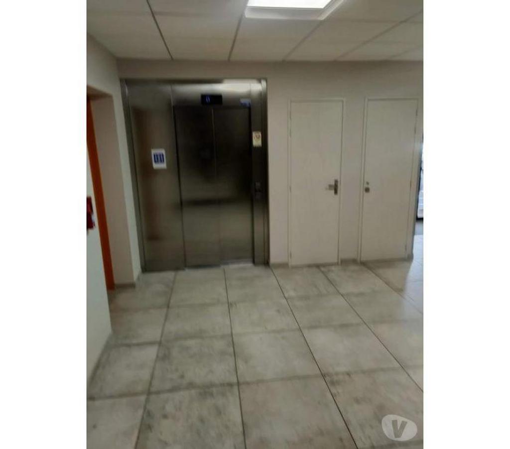 bureaux locaux Haute-Garonne Grenade - 31330 - Photos Vivastreet (X-07847) Bureaux Brut 120 m²