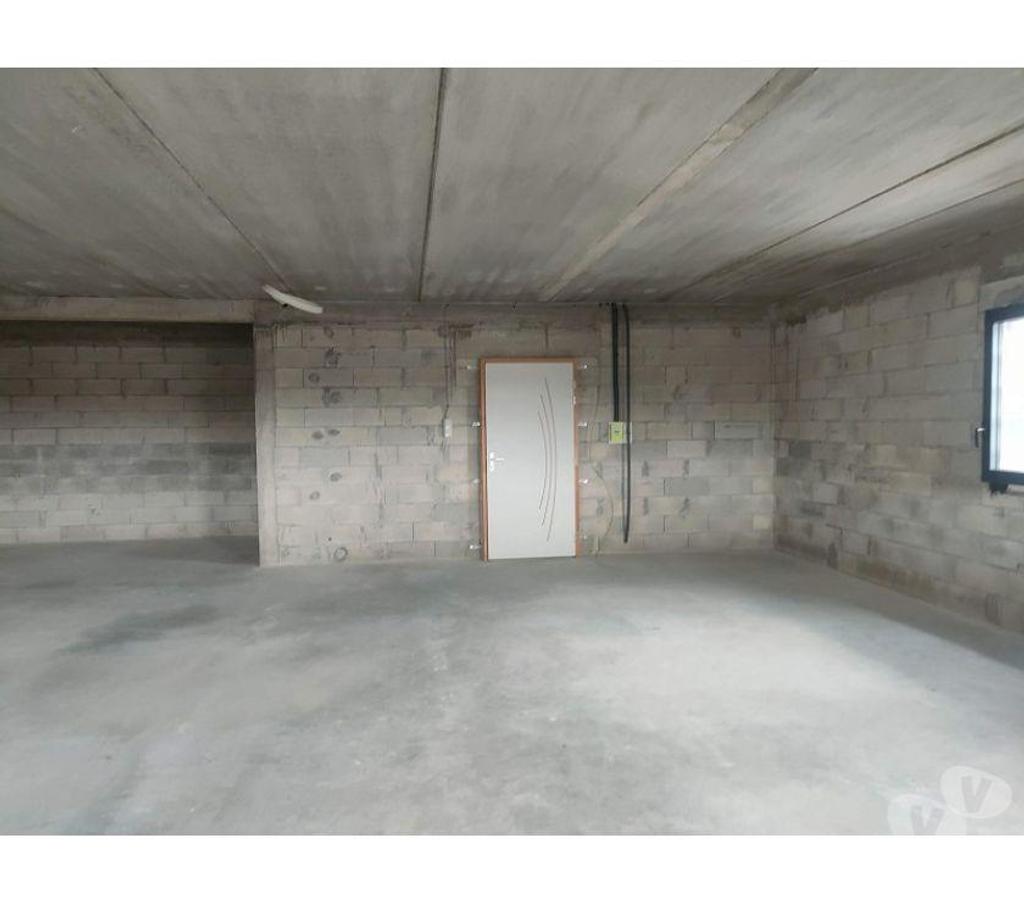 bureaux locaux Haute-Garonne Grenade - 31330 - Photos Vivastreet (X-07847) Bureaux Brut 120 m²