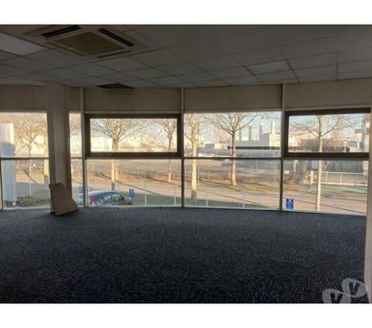 bureaux locaux Colomiers Haute-Garonne - Photos Vivastreet (X-18043) Bureaux Vide 209 m²