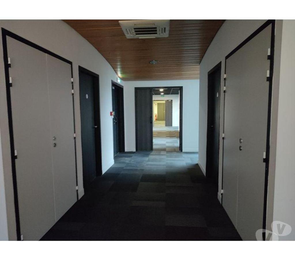 bureaux locaux Haute-Garonne Blagnac - 31700 - Photos Vivastreet (X-14521) Bureaux Vide 985 m²