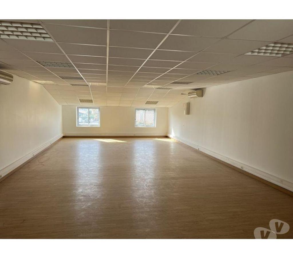 bureaux locaux Gironde Villenave d'Ornon - Photos Vivastreet (X-17434) Bureaux Vide 100 m²