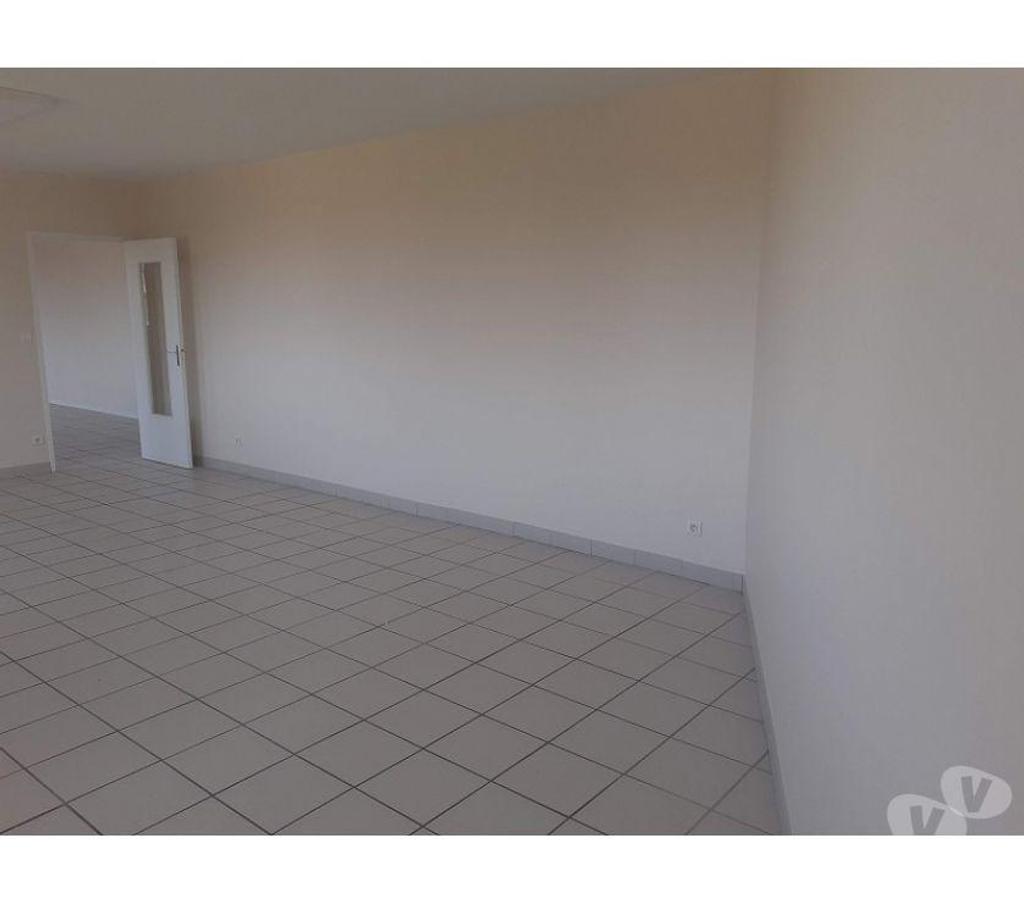 bureaux locaux Haute-Garonne Tournefeuille - 31170 - Photos Vivastreet (X-03030) Bureaux Vide 110 m²