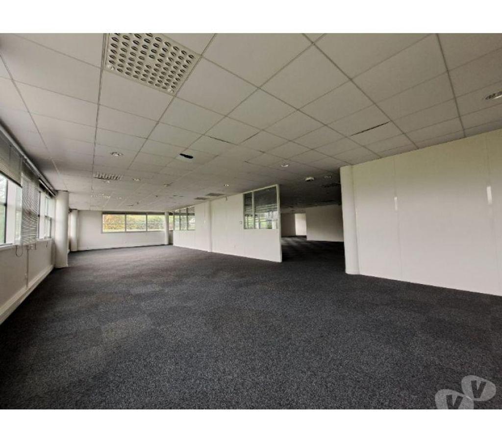 bureaux locaux Haute-Garonne Labege - 31670 - Photos Vivastreet (X-18256) Bureaux Vide 387 m²