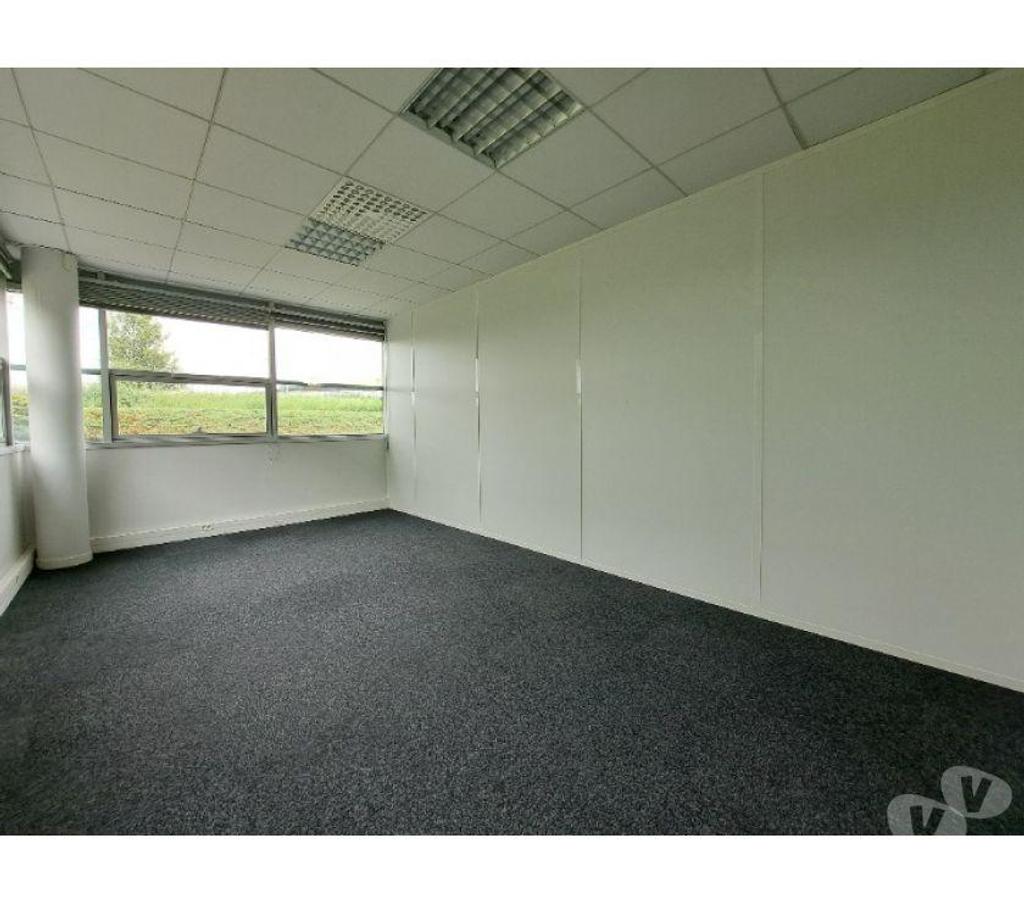 bureaux locaux Haute-Garonne Labege - 31670 - Photos Vivastreet (X-18256) Bureaux Vide 387 m²