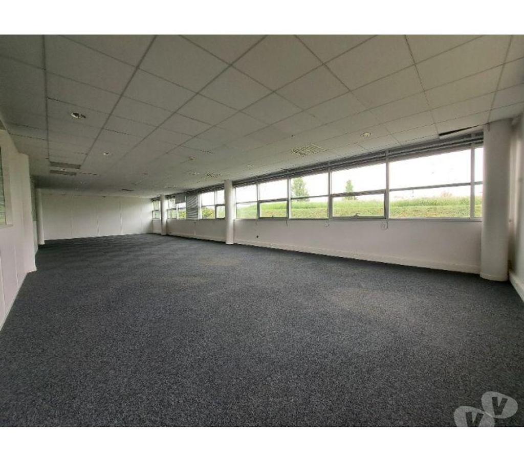 bureaux locaux Haute-Garonne Labege - 31670 - Photos Vivastreet (X-18256) Bureaux Vide 387 m²