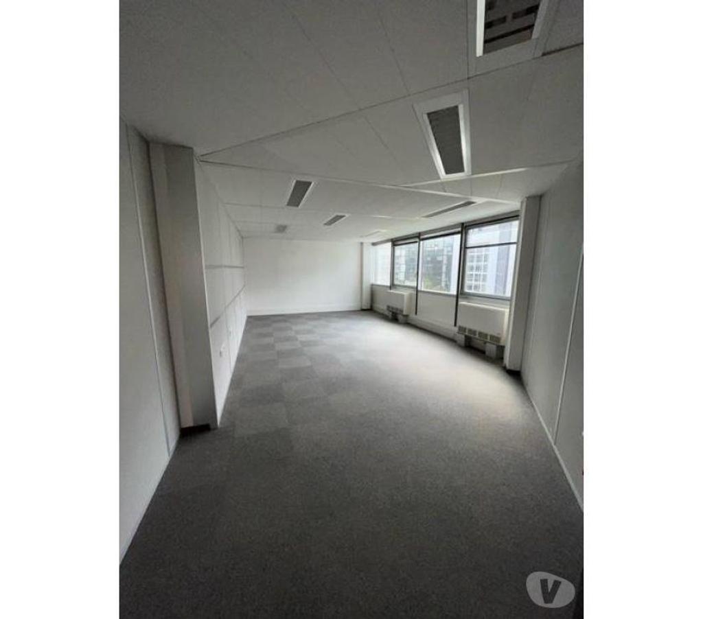 bureaux locaux Haute-Garonne Blagnac - 31700 - Photos Vivastreet (310122510) Bureaux Vide 391 m²