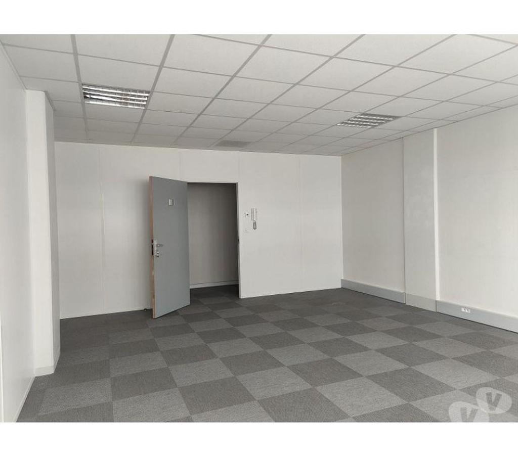 bureaux locaux Haute-Garonne Toulouse - Photos Vivastreet (X-16482) Bureaux Vide 38 m²