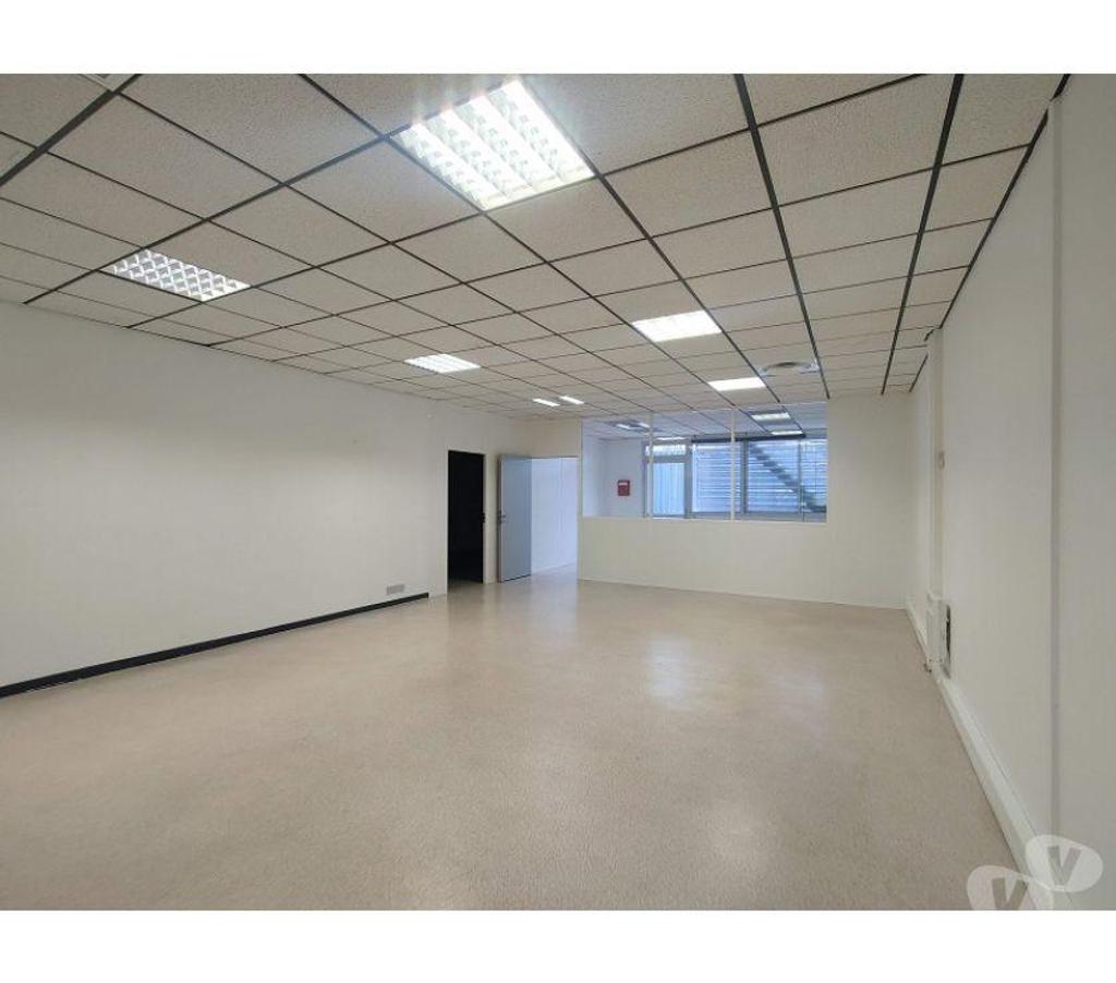 bureaux locaux Haute-Garonne Colomiers - 31770 - Photos Vivastreet (X-07176) Bureaux Vide 120 m²