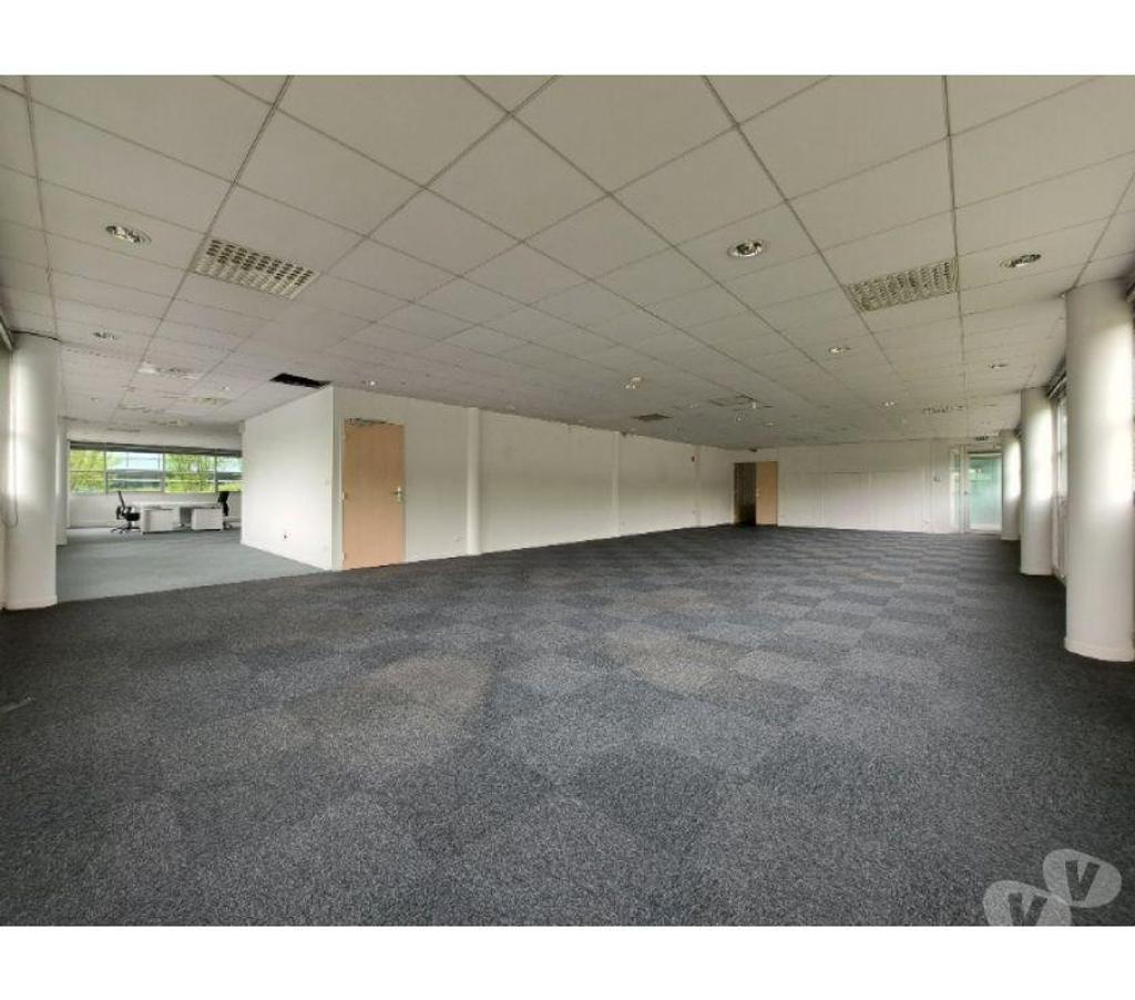bureaux locaux Haute-Garonne Labege - 31670 - Photos Vivastreet (X-18251) Bureaux Vide 963 m²