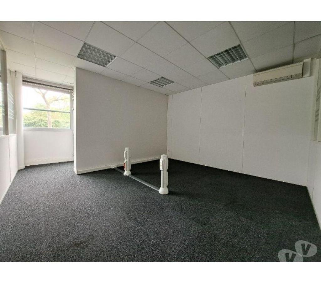 bureaux locaux Haute-Garonne Labege - 31670 - Photos Vivastreet (X-18251) Bureaux Vide 963 m²