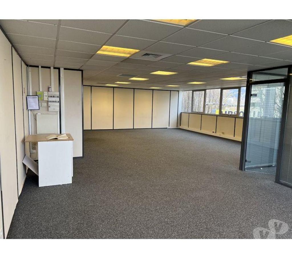 bureaux locaux Gironde Merignac - 33700 - Photos Vivastreet (X-17803) Bureaux Vide 149 m²