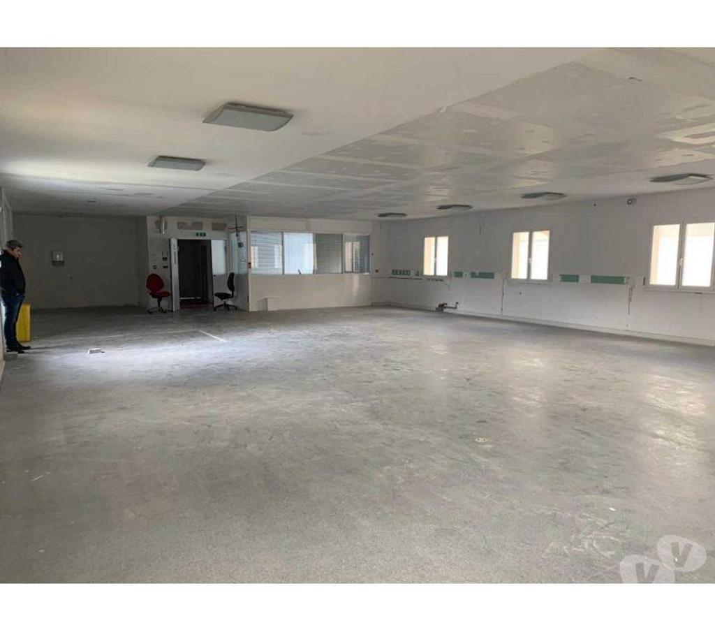 bureaux locaux Hérault Beziers - 34500 - Photos Vivastreet (X-18286) Bureaux Vide 200 m²