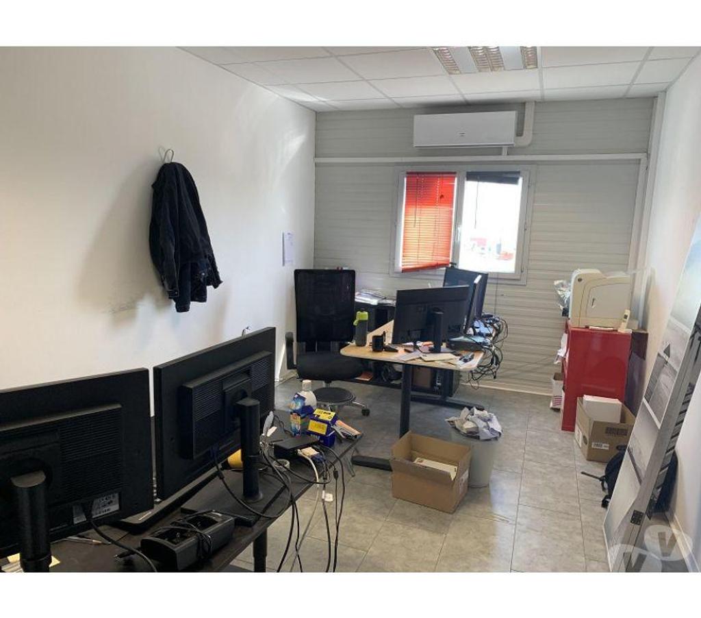 bureaux locaux Hérault Vendres - 34350 - Photos Vivastreet (X-18284) Bureaux Vide 105 m²