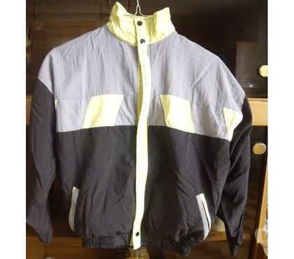 Vêtements occasion Roiffieux Ardèche - Photos Vivastreet (121)-1 Blouson garçon 12 ans