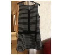 (155)-1 Robe sans manches, marque cache-cache, en jersey