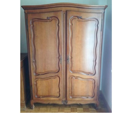 Ameublement & art de la table La Bernerie en Retz Loire-Atlantique - Photos Vivastreet Armoire en merisier massif avec grande étagère et penderie