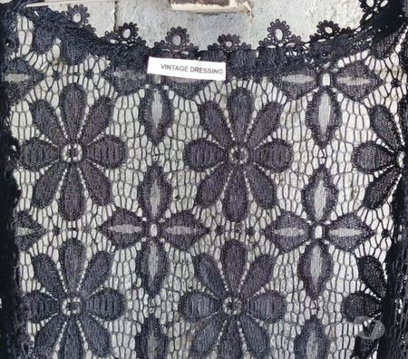 Vêtements occasion Val-d'Oise Bernes sur Oise - 95340 - Photos Vivastreet TOP : Tunique Débardeur En DENTELLE Noire Florale T3840