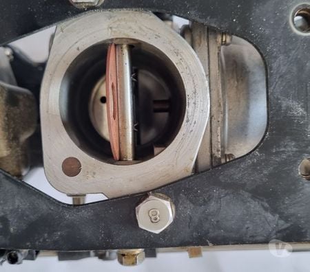 Accessoires bateau Nord Lille - Photos Vivastreet RAMPE de carburateurs yamaha 50 CV, 60CV, 70 CV