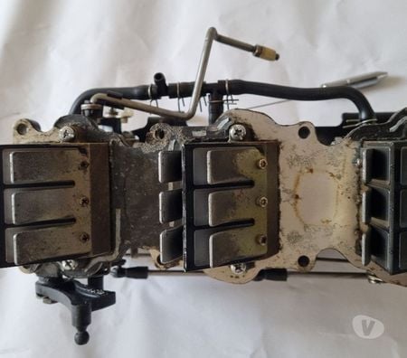 Accessoires bateau Nord Lille - Photos Vivastreet RAMPE de carburateurs yamaha 50 CV, 60CV, 70 CV
