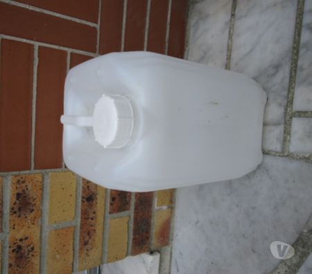 Yvelines Houilles - 78800 - Photos Vivastreet Bidon jerrican 10l a Houilles 2 euros