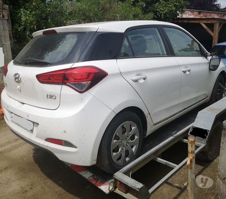 Voiture pour pièces Maine-et-Loire Le Louroux Beconnais - 49370 - Photos Vivastreet HYUNDAI I20 2 Diésel Année 2016